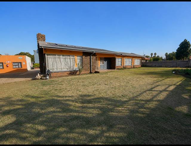 14 BEDROOM HOUSE FOR SALE IN VANDERBIJLPARK SE 7